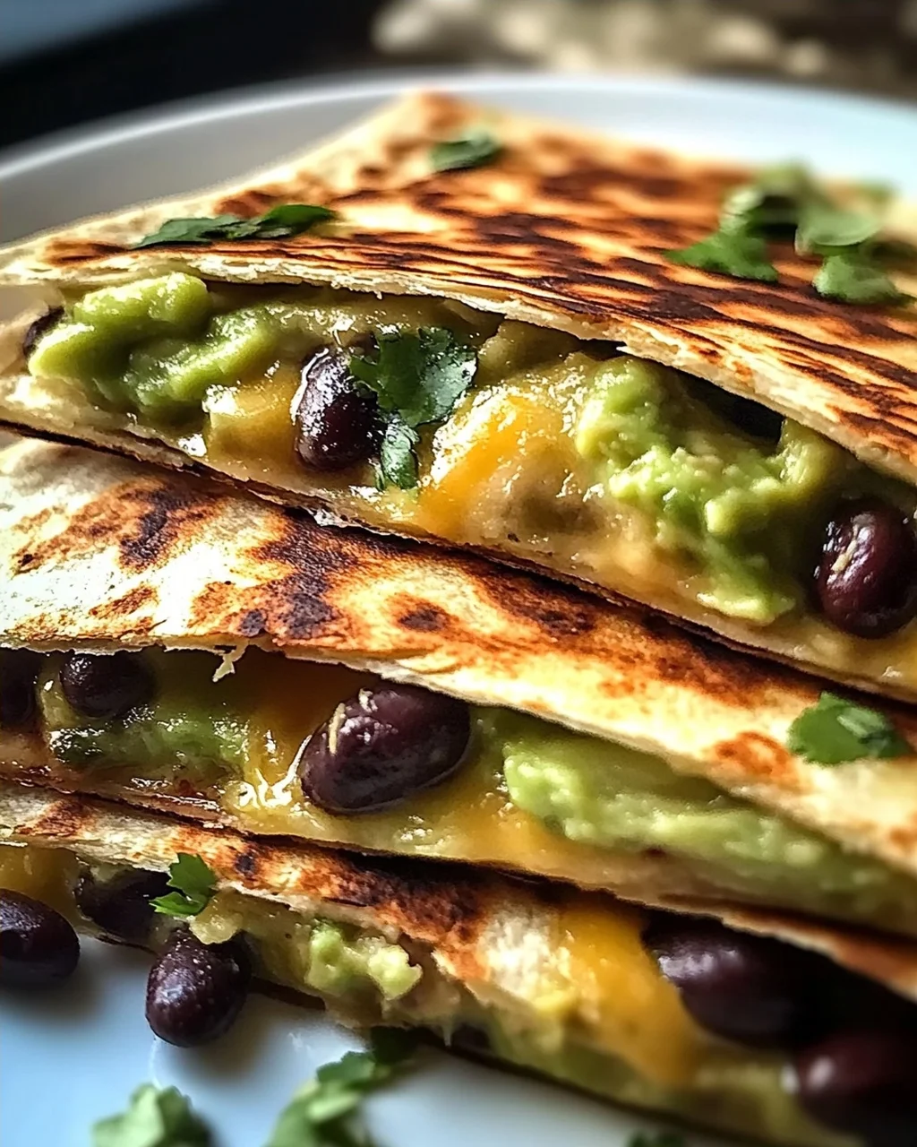 Köstliche Vegetarische Avocado- und Schwarzbohnen-Quesadilla