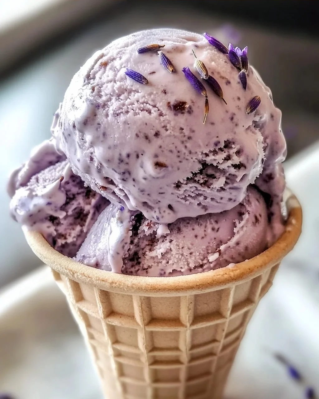 Lavendel Earl Grey Eiscreme selbstgemacht ohne Eismaschine