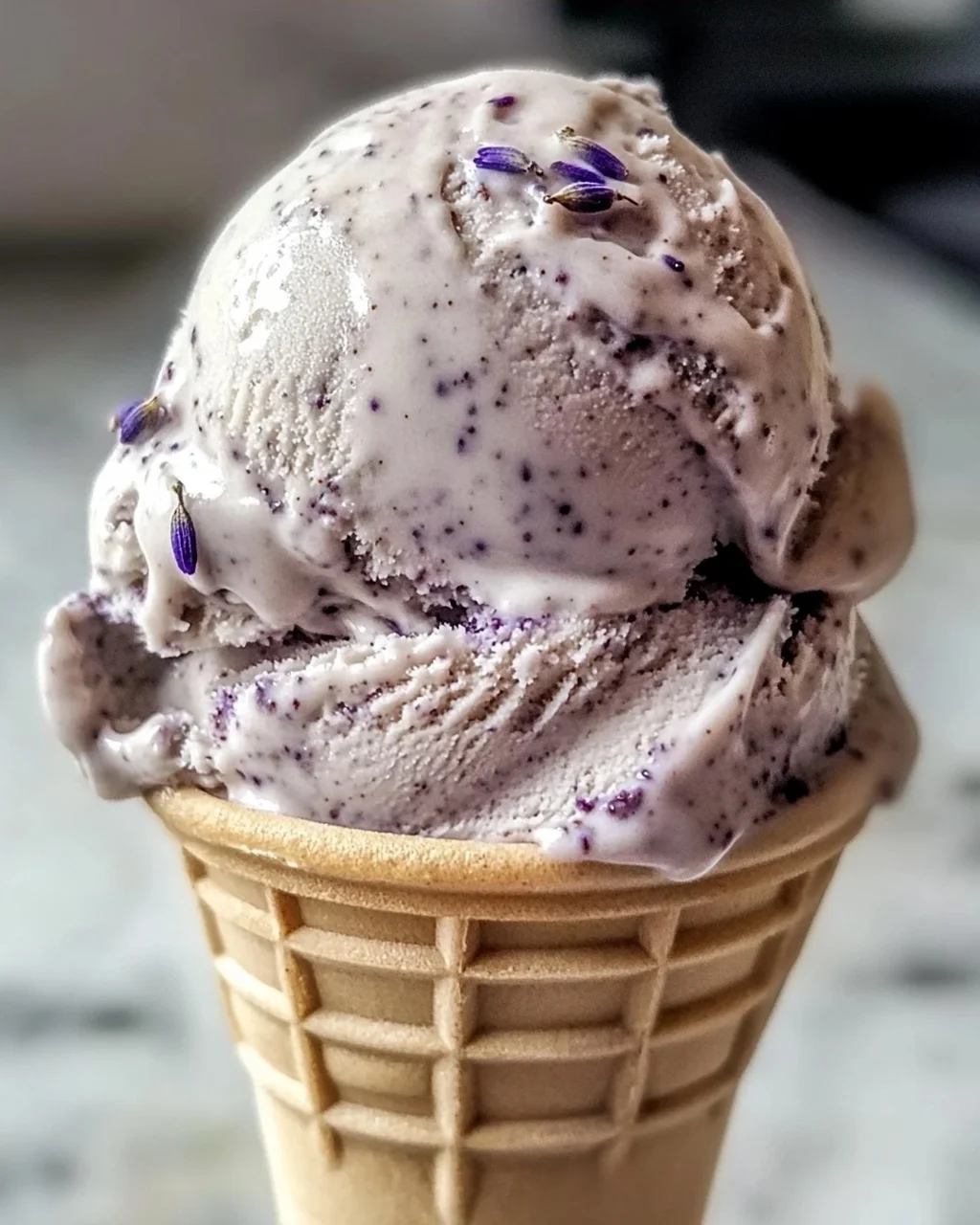 Lavendel Earl Grey Eiscreme selbstgemacht ohne Eismaschine